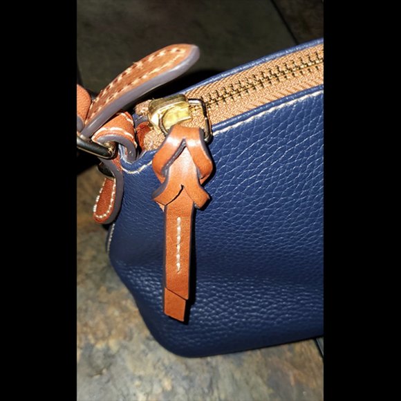 DOONEY & BOURKE Small‎ Blue Pebble Leather Purse - Picture 2 of 5